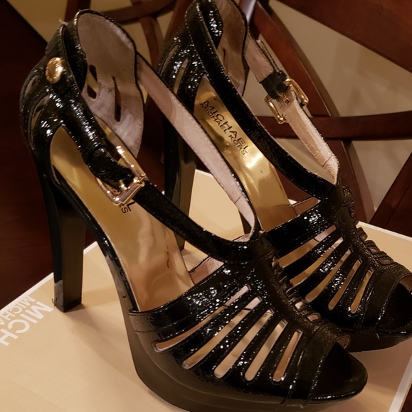 Michael Kors Black Patent Sandals - Picture 3 of 5